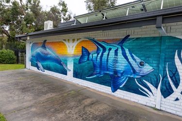 Crib-Point-Pool-mural-dolphin-and-fish.jpg